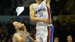 Levon Kendall deja Blusens Monbus; ¿hora de fichar por un grande?