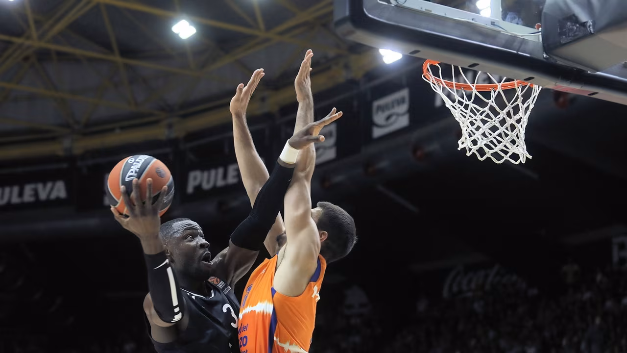 Tonye Jekiri, el nuevo gigante llegado de Nigeria