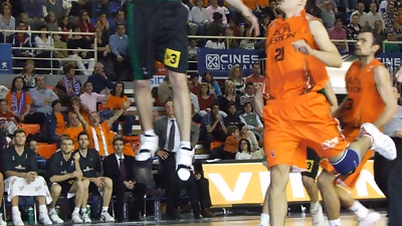 Dmitry Flis, cedido un año por el DKV Joventut al Lleida Bàsquet