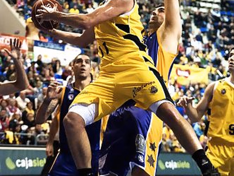 Cortaberria dice adiós, Heras deja Tenerife y Chagoyen sigue en Obradoiro