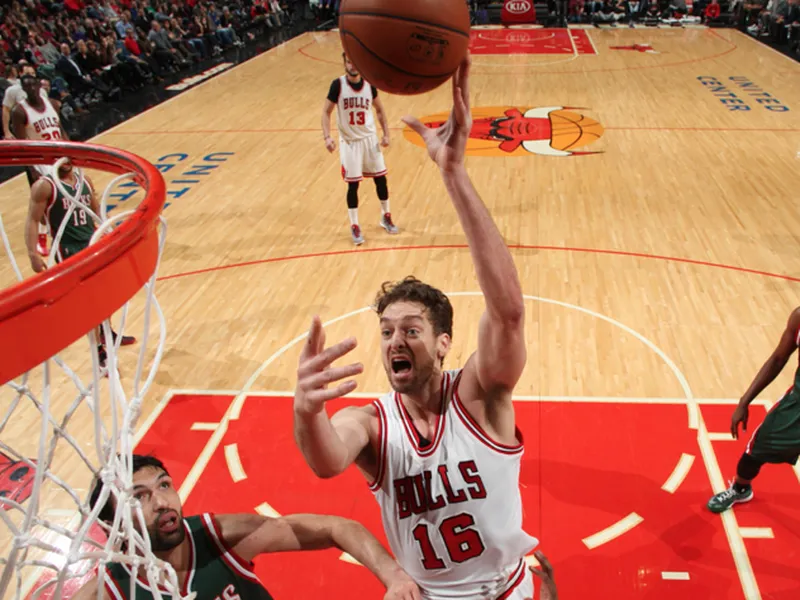 Un día como hoy… Pau Gasol sucedió a Michael Jordan en Chicago Bulls