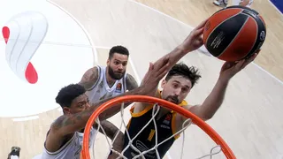 El Madrid se aleja de Anadolu tras un mal inicio de 4º cuarto (102-94)