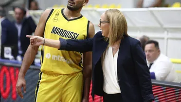 Histórico. La primera mujer en dirigir un partido de primera división en Grecia