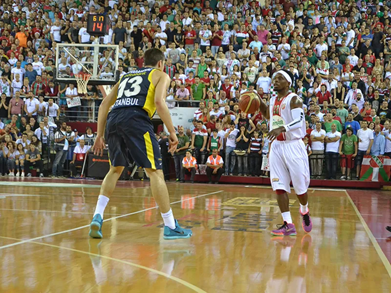 ¡Bomba en Turquía! Pinar Karsiyaka consuma la eliminación de Fenerbahce en semis