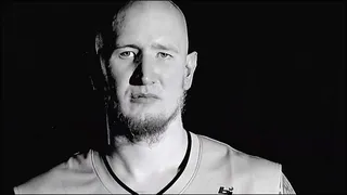 Entre lanzagranadas y heroína, continúa el descenso a los infiernos de Robert Swift