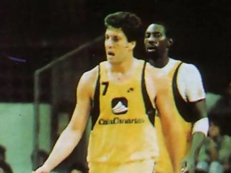 A propósito del “truco” de Campazzo: Carmelo Cabrera y su magia 30 años antes
