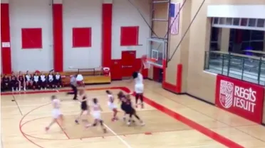 Fran Belibi pasa a la historia del baloncesto femenino en Colorado con este mate (VIDEO)