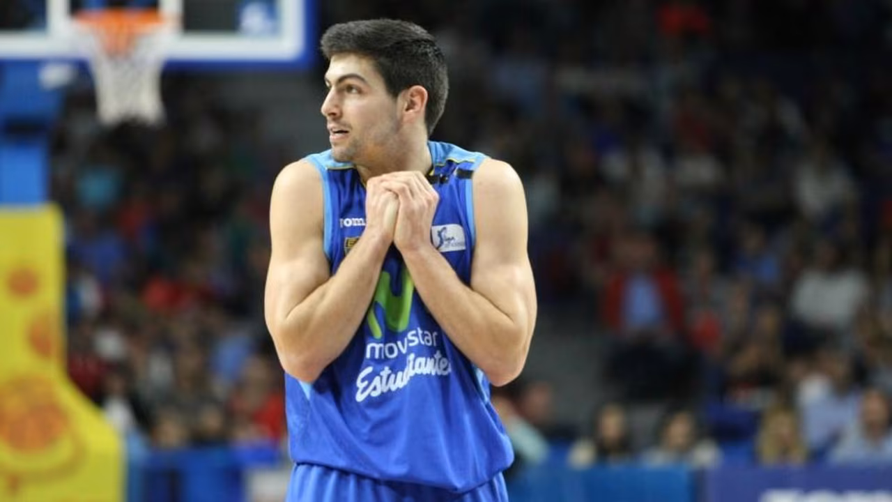 Joan Creus jugará en Coruña; Diego Sánchez un año más en Oviedo