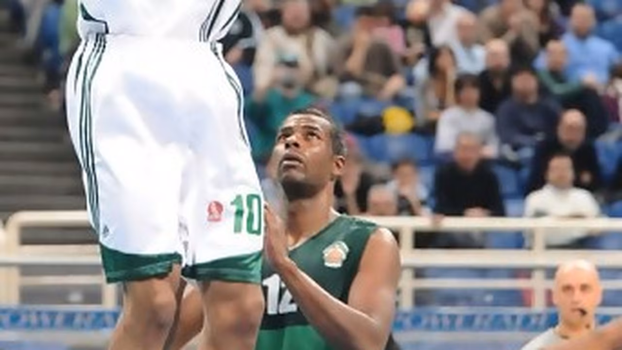¡Ligas Ext! Davor Kus (MVP LEGA 47 val.) y Domen Lorbek (MVP NLB 31 val.) fueron los mejores; Aris casi sorprende a Olympiakos y Haislip ya brilla en el PAO; el clásico alemán se lo llevó el Oldenburg