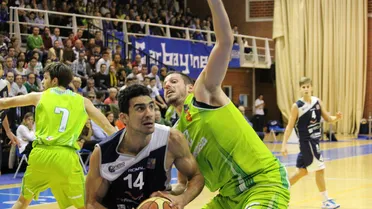 Oviedo hunde a Planasa; Barça B se estrena y Breo, candidato a todo. Fitzgerald MVP