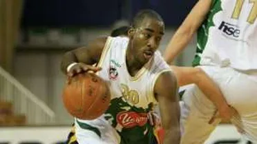 Xacobeo Blu:sens busca efectivos para evitar el descenso e incorpora a prueba a Maurice Bailey (Estrella Roja)