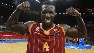 Patrick Young, al Olympiacos y lo sustituye Big Sofo en Galatasaray; Haynes, a Sassari