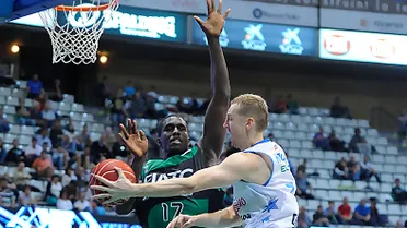 Yaroslav Korolev vuelve a España, de la que se van Travis Nelson y Kudlacek