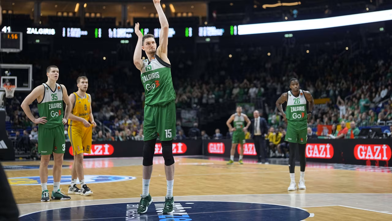 Zalgiris Kaunas anuncia renovación de su pívot ex Obradoiro