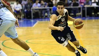 Ferrán Bassas, un año más en UF Baloncesto Oviedo. Jakstas seguirá en Cáceres