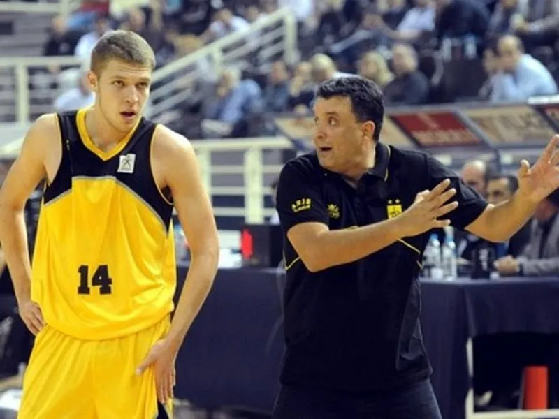 A-1 Ethniki (J8): Ewing JR a ritmo de MVP. Vezenkov impresiona en el SEF!