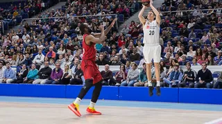 El Real Madrid impone su autoridad en el derbi madrileño (89-79)