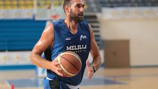 Óliver Arteaga a sus 40 años, al servicio del baloncesto