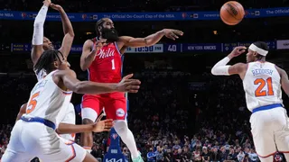 Noche NBA: Bucks vencen por uno a Heat. Harden 3 de 3 en Sixers
