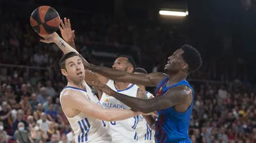 Final ACB: Mirotić rescata al Barça y empata la serie (71-69)