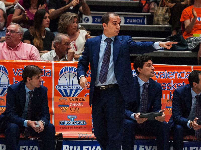 Carles Duran regresa al puesto de entrenador ayudante. ¿Vía libre para Pedro Martínez?