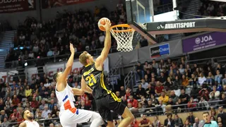 Un discontinuo Iberostar no tuvo rival y se llevó el triunfo de tierras francesas