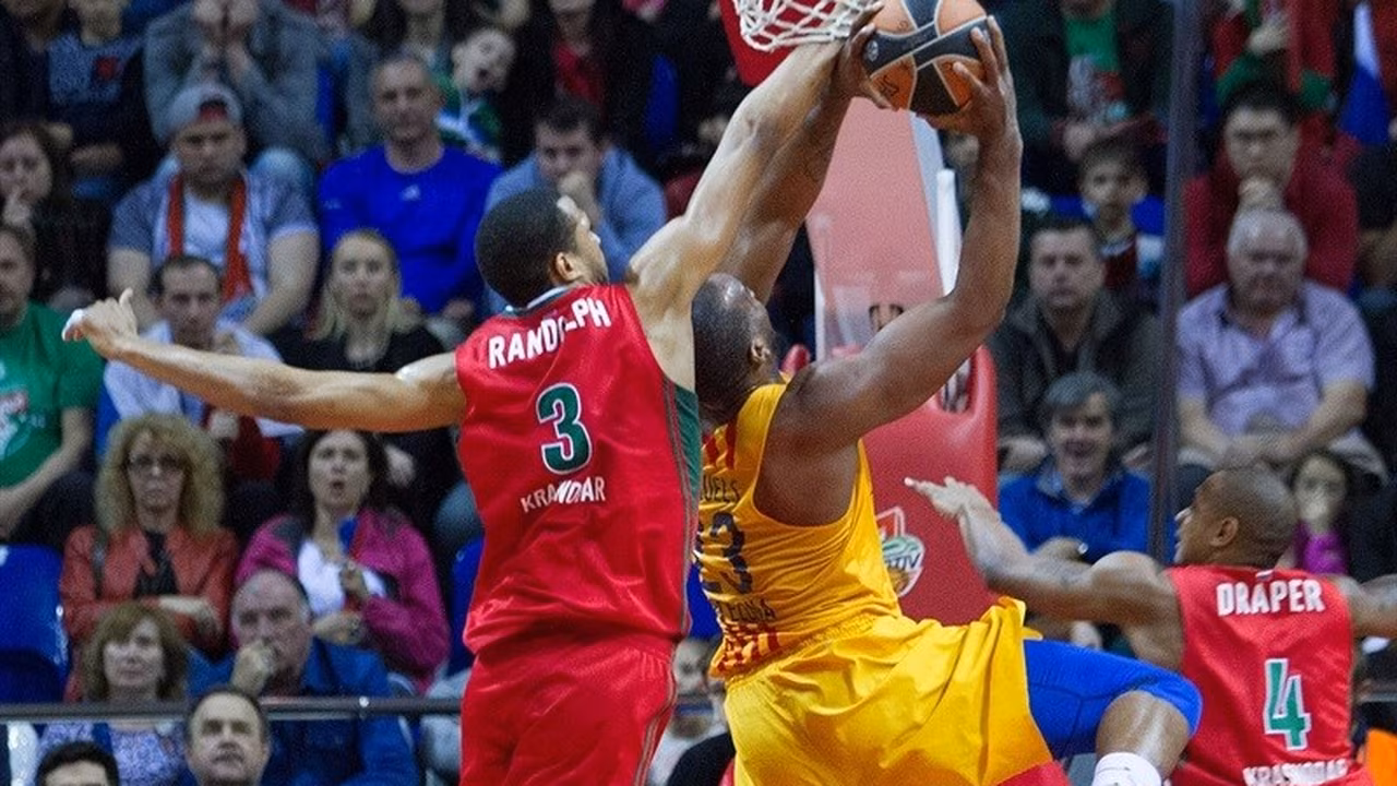 Navarro celebra su partido 300 y el Barça iguala la eliminatoria ante Lokomotiv (66-92)