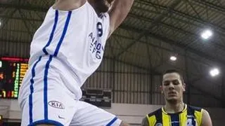 Liga Turca (J13-J14): Triple empate en cabeza tras la victoria de Efes sobre Fener. Arroyo debuta con Galatasaray. Penney y Karadeniz, MVPs. Recordamos la Korac conquistada por Efes en 1996