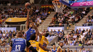 Edu Martínez le da la primera victoria a San Pablo Burgos contra UCAM Murcia (89-86)
