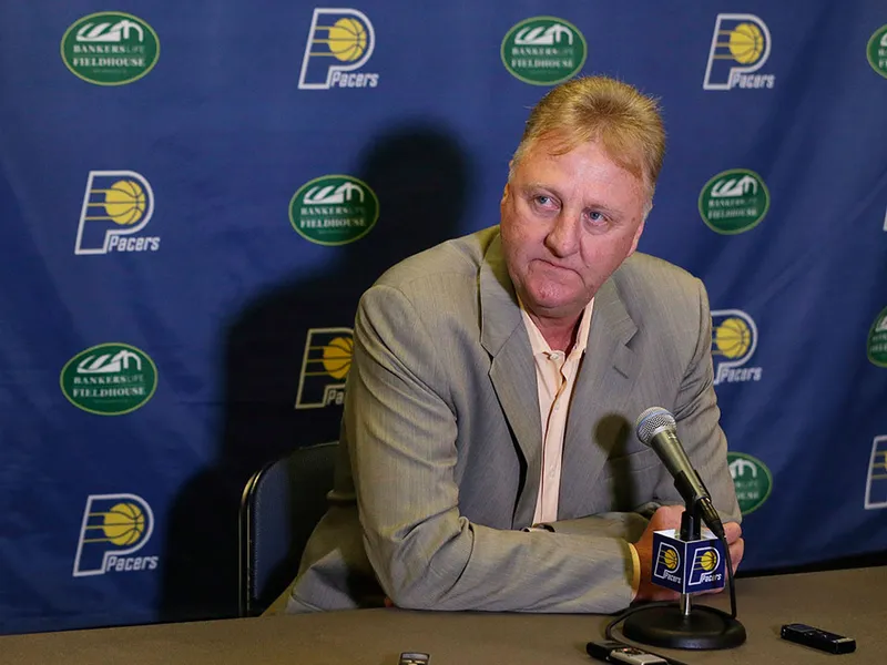 Bomba en los despachos de la NBA, Larry Bird deja la presidencia de los Pacers