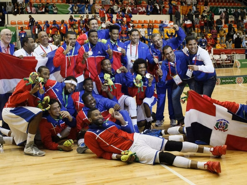 Latinoamérica: Oro dominicano, ex-NBA a Argentina y México y arranca la Liga de Lima