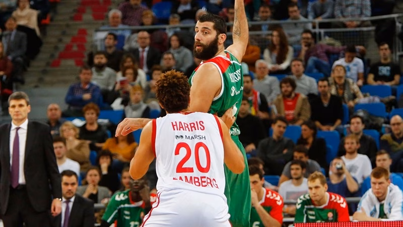 “Magic” Bou tritura a Brose Basket empequeñecido