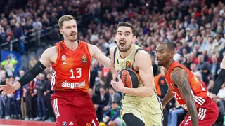 Orellana se estrena con victoria y la dupla checa enciende al Barça Basket