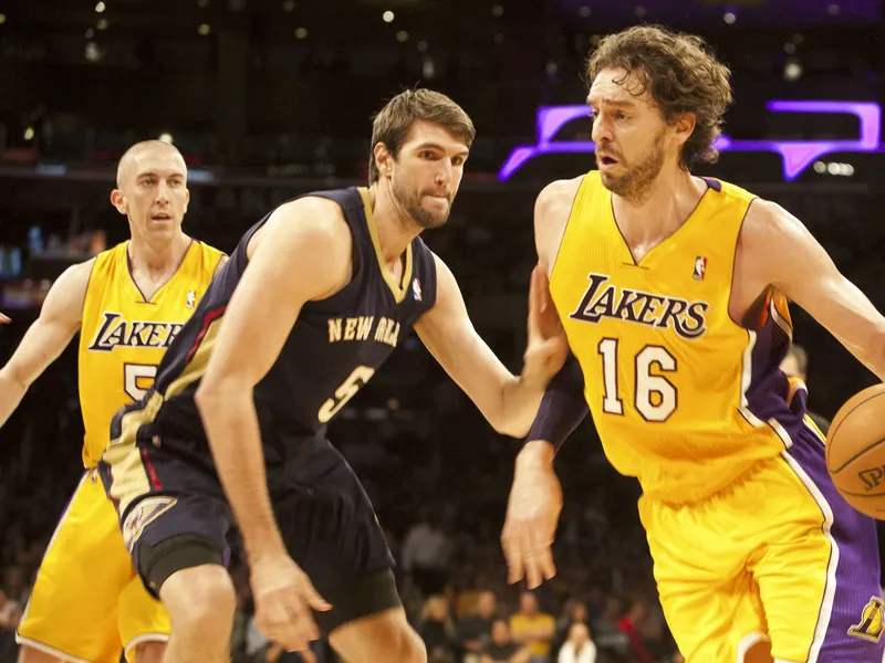 La leyenda de Pau Gasol y su dorsal 16 serán eternos en Los Angeles Lakers