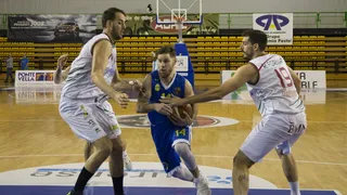 Palma vence en un polémico partido ante COB. Barça, imparable con Peña