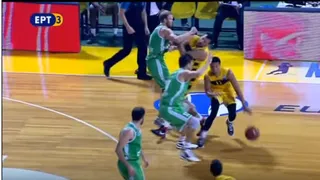 Anton Ponkrashov, 4 partidos de sanción y 40K de multa por su brutal agresión