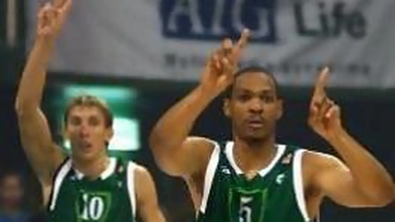 EL-J7 (jueves);Marcus Brown consuma su venganza