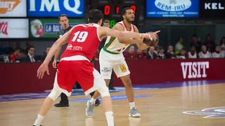 El Kirolbet Baskonia domina al Baxi Manresa tras un mal inicio (82-71)