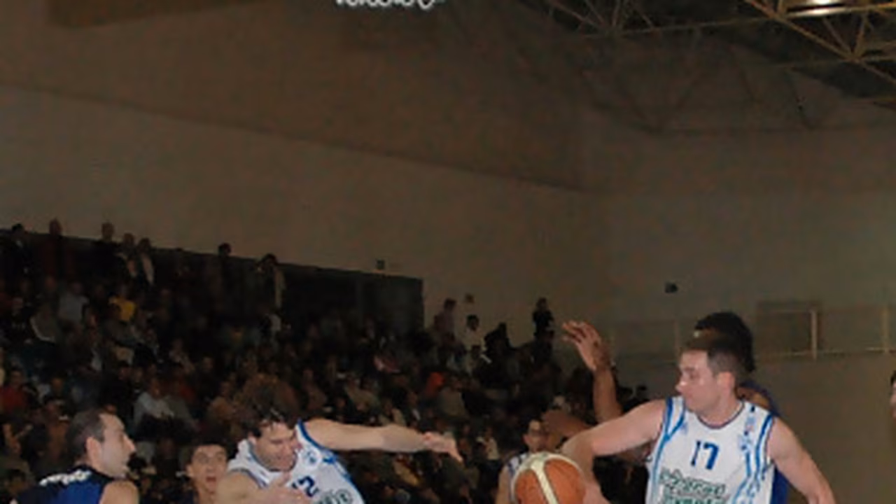Cristian Oliva renueva en el Prat