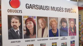 Otras Ligas: Plaza presenta en Vilnius “Las mantas de Angelina”; Berzins, triple-doble