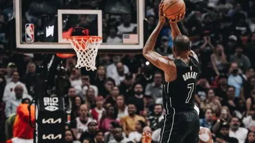 Durant sigue avanzando en la lista de anotadores históricos