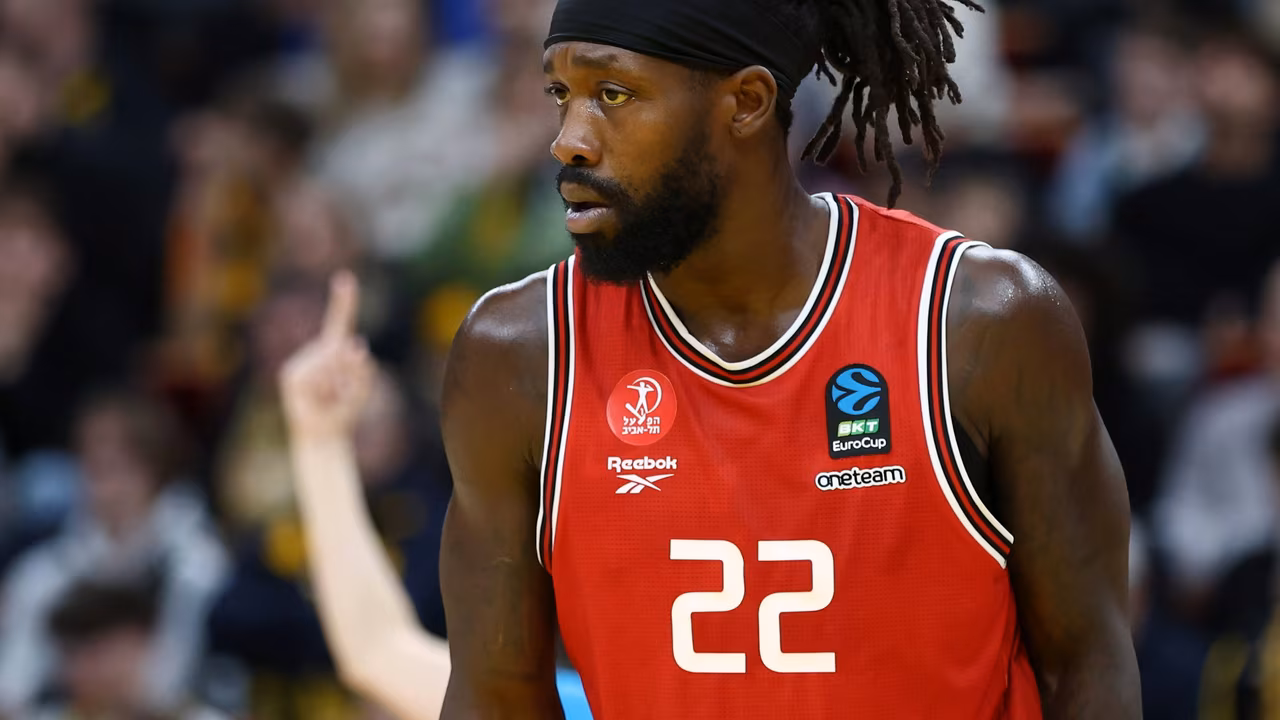 Un emoji de risa, sanción y ¿salida de Patrick Beverley rumbo a Euroliga?