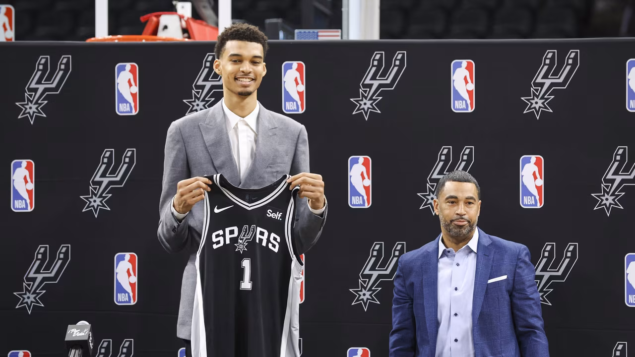 Llegó el día: el esperado debut de Wembanyama con San Antonio Spurs