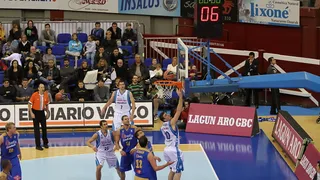 Asefa Estudiantes se viene abajo en el 3º periodo ante un sólido Lagun Aro GBC