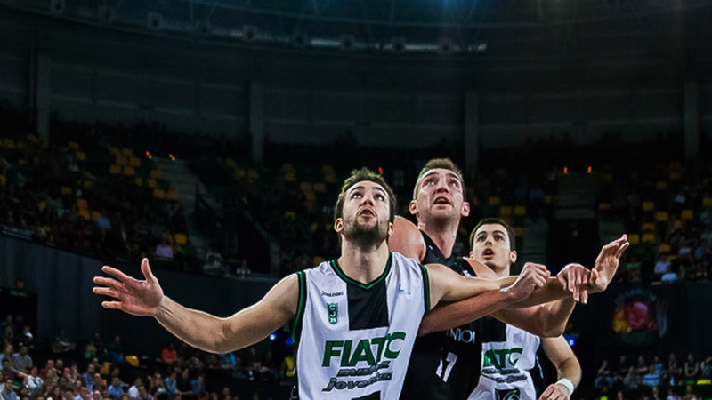 Nacho Llovet primer fichaje para la pintura de Río Natura Monbus Obradoiro