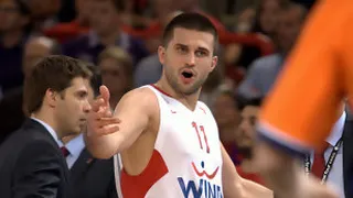 Kleiza, la nueva estrella del Fener; Eyenga al Zielona y Caner-Medley al Estrella Roja