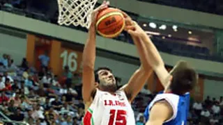 La NBA prohibe a sus equipos fichar al iraní Hamed Ehadadi