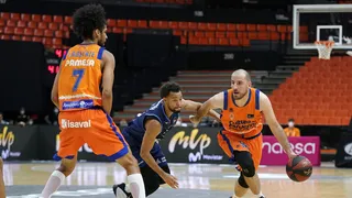 Valencia aguanta las embestidas andorranas y vence con solvencia (74-90)