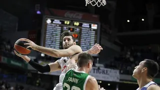 El Real Madrid aguanta las embestidas del UNICS y vence 89-75; Reyes, 24 de valoración