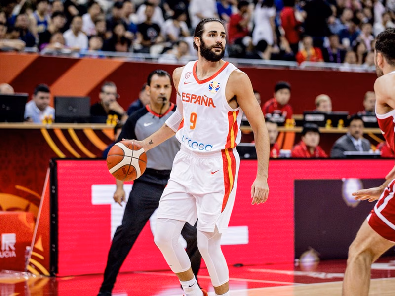 La magia de Ricky Rubio no se agota y guía a España hacia la semifinal (90-78)